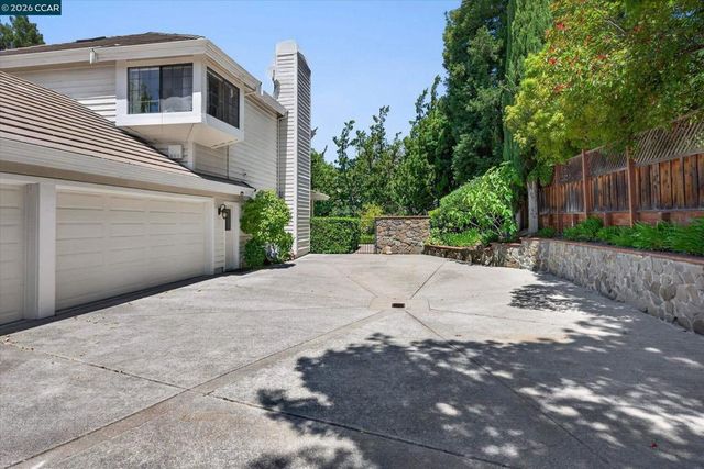 5303 Blackhawk Dr, Danville, CA 94506