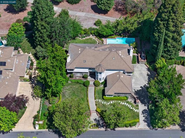 5303 Blackhawk Dr, Danville, CA 94506
