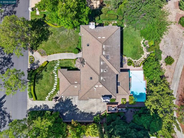 5303 Blackhawk Dr, Danville, CA 94506