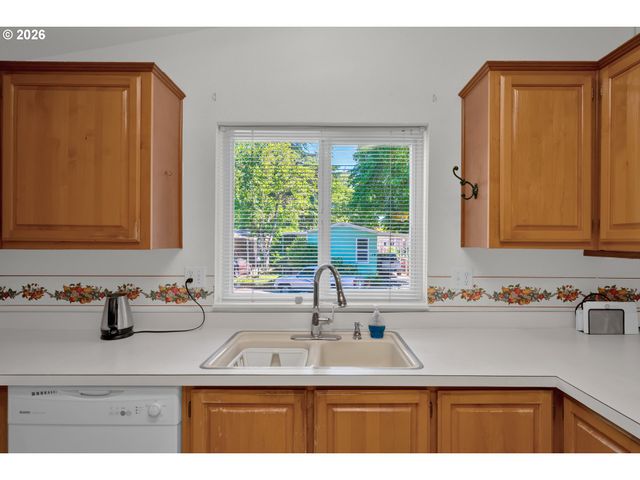 1475 GREEN ACRES Rd 69, Eugene, OR 97408