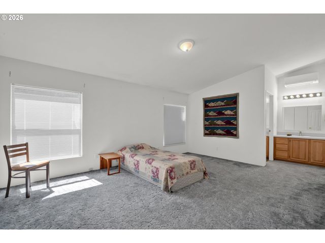 1475 GREEN ACRES Rd 69, Eugene, OR 97408