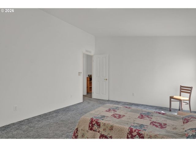 1475 GREEN ACRES Rd 69, Eugene, OR 97408