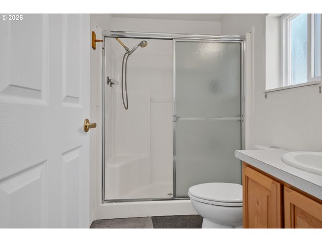 1475 GREEN ACRES Rd 69, Eugene, OR 97408
