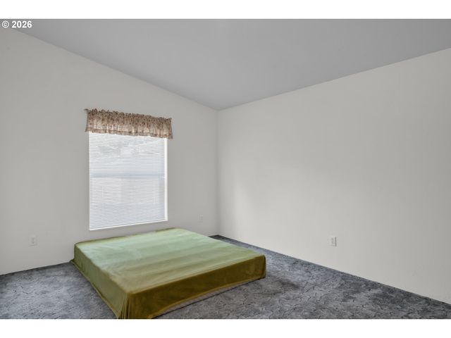 1475 GREEN ACRES Rd 69, Eugene, OR 97408