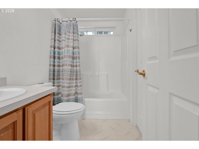 1475 GREEN ACRES Rd 69, Eugene, OR 97408