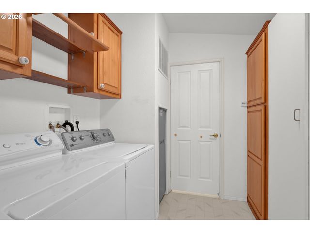 1475 GREEN ACRES Rd 69, Eugene, OR 97408
