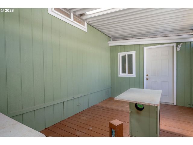 1475 GREEN ACRES Rd 69, Eugene, OR 97408
