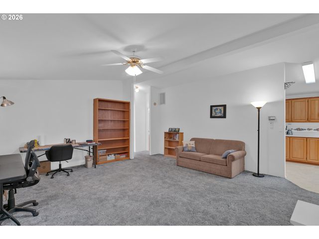 1475 GREEN ACRES Rd 69, Eugene, OR 97408