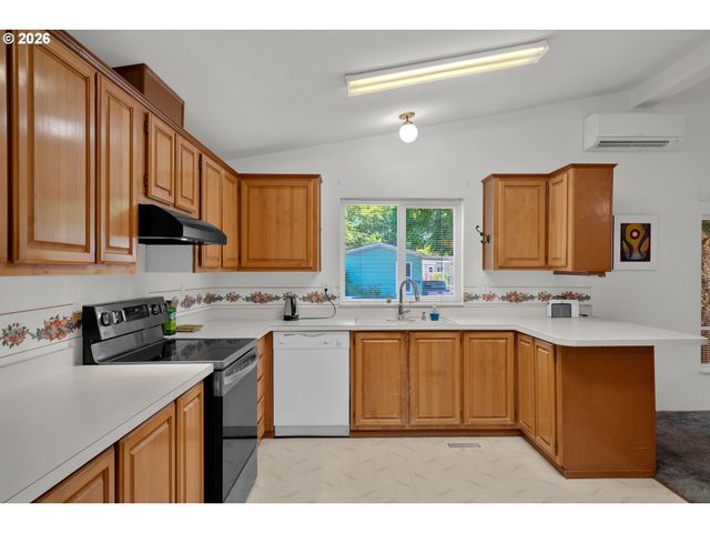 1475 GREEN ACRES Rd 69, Eugene, OR 97408