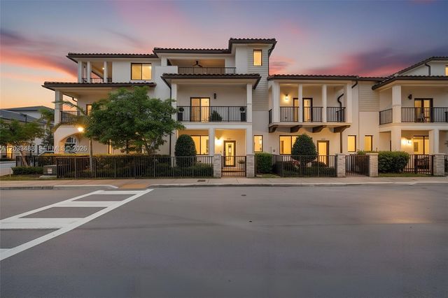 4256 NW 83rd Ave, Doral, FL 33166