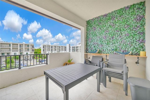 4256 NW 83rd Ave, Doral, FL 33166