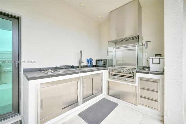 4256 NW 83rd Ave, Doral, FL 33166