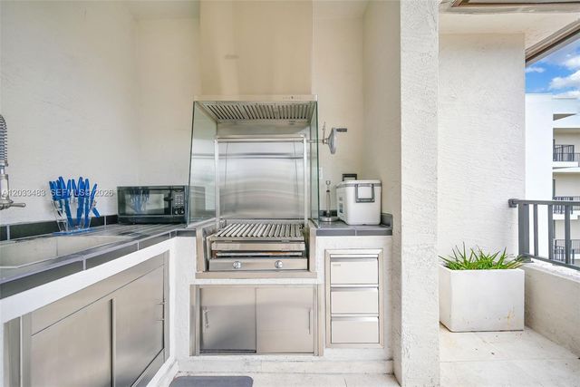 4256 NW 83rd Ave, Doral, FL 33166