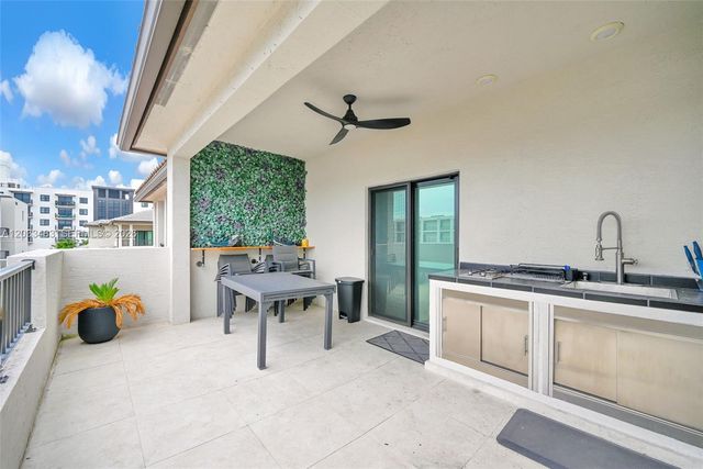 4256 NW 83rd Ave, Doral, FL 33166