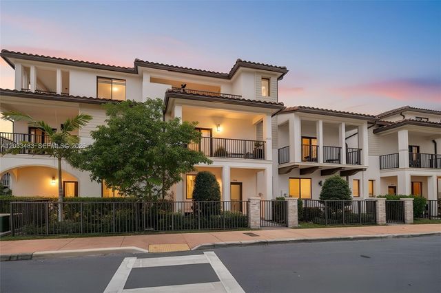 4256 NW 83rd Ave, Doral, FL 33166