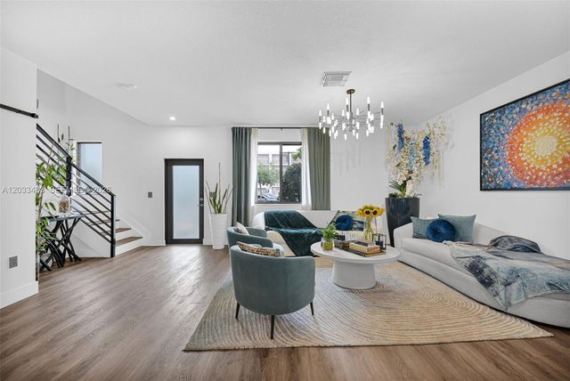 4256 NW 83rd Ave, Doral, FL 33166