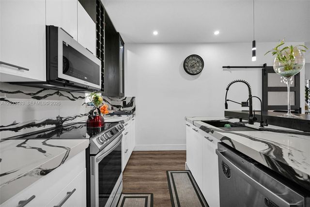 4256 NW 83rd Ave, Doral, FL 33166