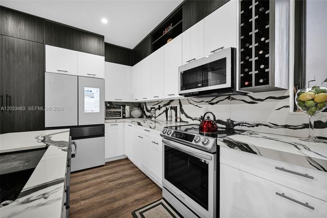 4256 NW 83rd Ave, Doral, FL 33166