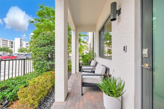 4256 NW 83rd Ave, Doral, FL 33166