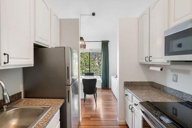 1 Appian Way 713-8, South San Francisco, CA 94080