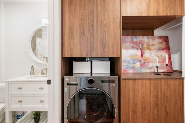 1 Appian Way 713-8, South San Francisco, CA 94080