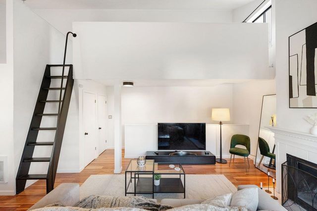 1 Appian Way 713-8, South San Francisco, CA 94080