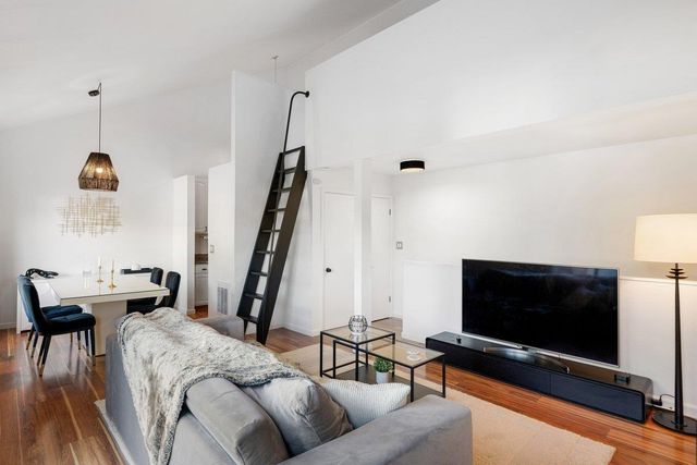 1 Appian Way 713-8, South San Francisco, CA 94080