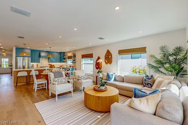 542 104th AVE N, Naples, FL 34108