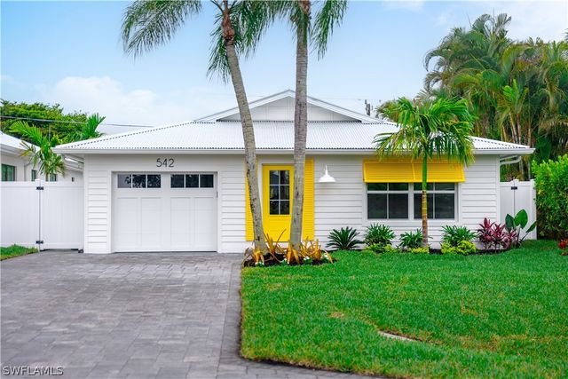 542 104th AVE N, Naples, FL 34108