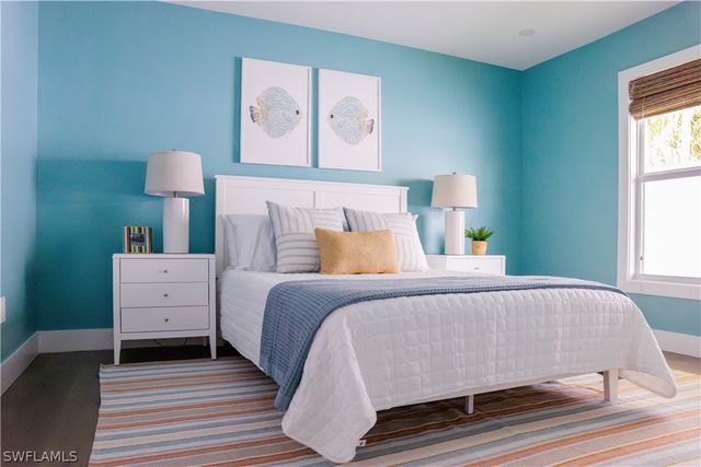 542 104th AVE N, Naples, FL 34108