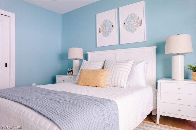 542 104th AVE N, Naples, FL 34108