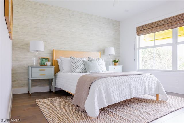 542 104th AVE N, Naples, FL 34108