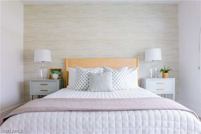 542 104th AVE N, Naples, FL 34108