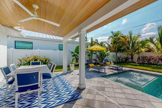 542 104th AVE N, Naples, FL 34108