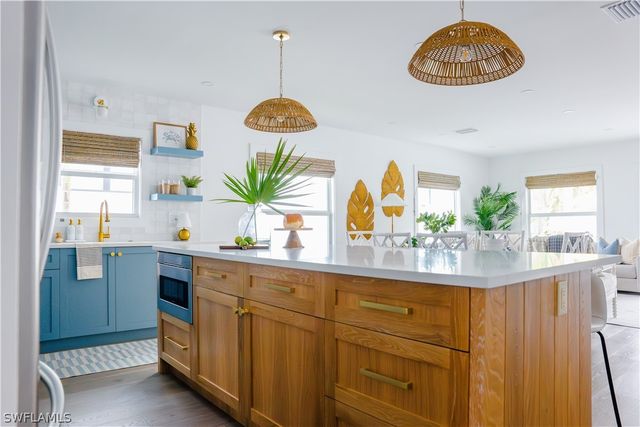 542 104th AVE N, Naples, FL 34108