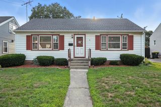 18246 Wildwood Avenue, Lansing, IL 60438