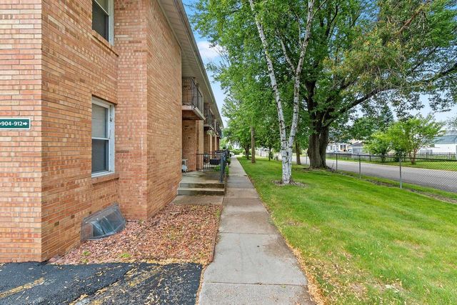 908 GEORGIA STREET, Oshkosh, WI 54902