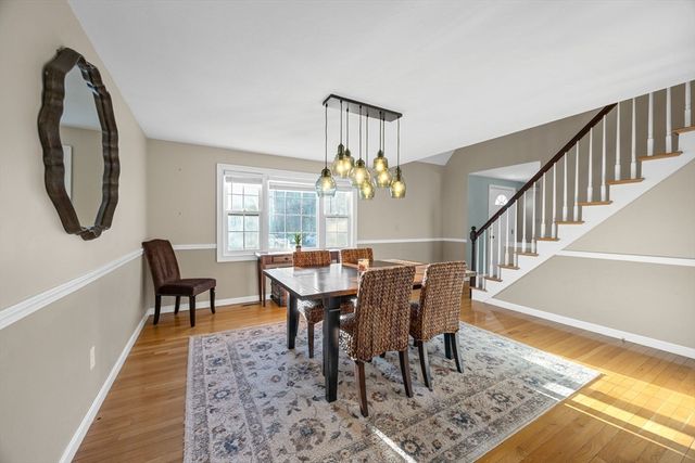 30 Flicker Ln, Barnstable, MA 02648