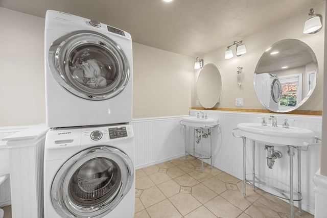 30 Flicker Ln, Barnstable, MA 02648