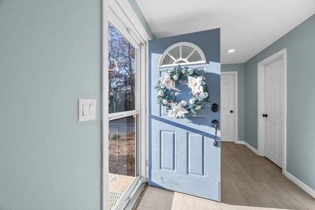 30 Flicker Ln, Barnstable, MA 02648