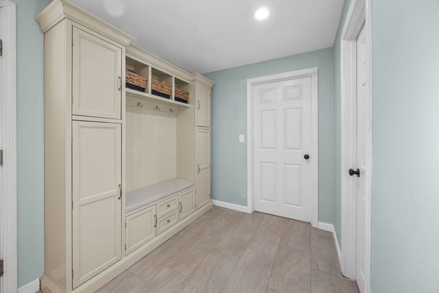 30 Flicker Ln, Barnstable, MA 02648