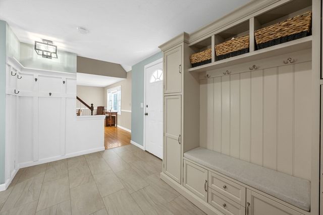 30 Flicker Ln, Barnstable, MA 02648