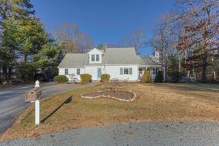 30 Flicker Ln, Barnstable, MA 02648