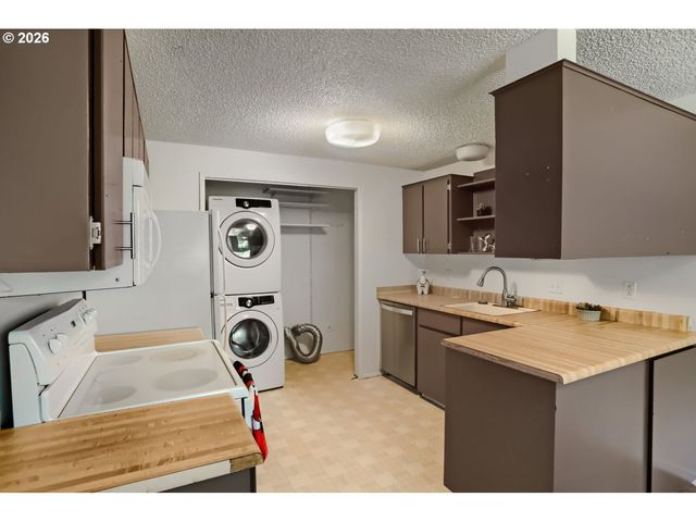 7136 Sw MURRAY Blvd 109, Beaverton, OR 97008