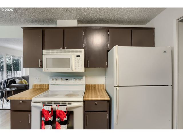 7136 Sw MURRAY Blvd 109, Beaverton, OR 97008