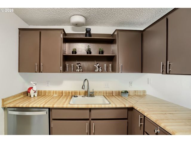 7136 Sw MURRAY Blvd 109, Beaverton, OR 97008