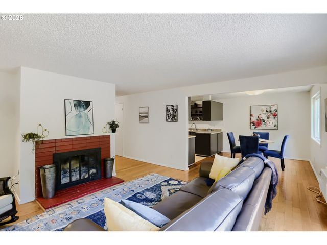 7136 Sw MURRAY Blvd 109, Beaverton, OR 97008