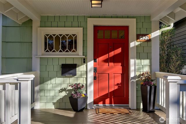 1522 3rd Avenue W, Seattle, WA 98119