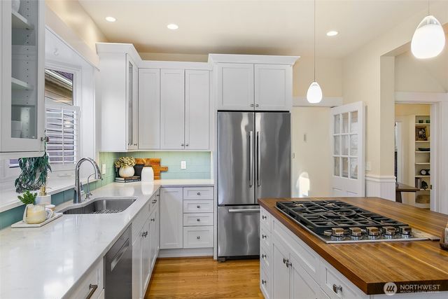 1522 3rd Avenue W, Seattle, WA 98119