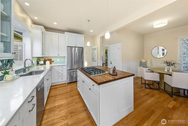 1522 3rd Avenue W, Seattle, WA 98119